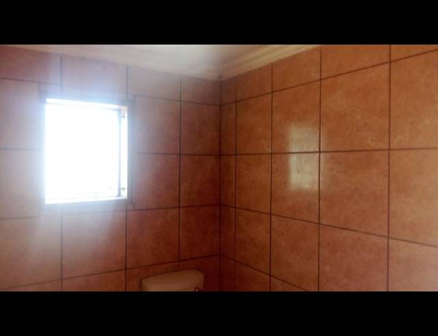 2 BEDROOM HOUSE FOR SALE IN SOSHANGUVE XX